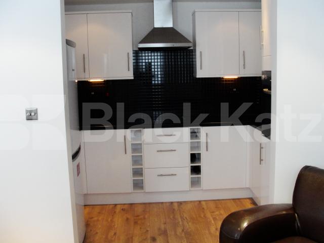 			3 Bedroom, 1 bath, 1 reception Apartment			 Lower Marsh , Waterloo